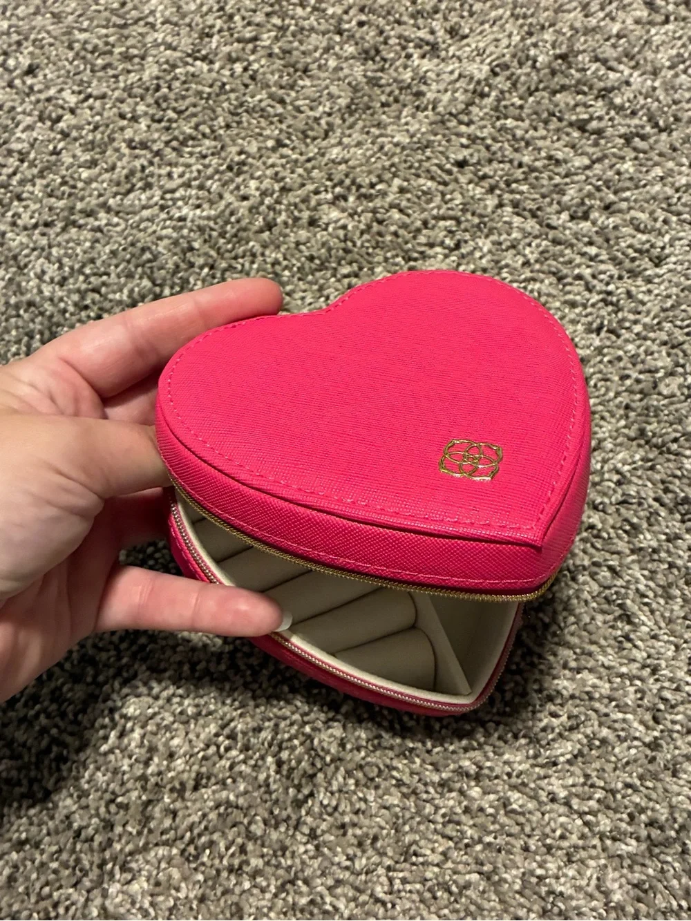 Kendra Scott Jewelry Case